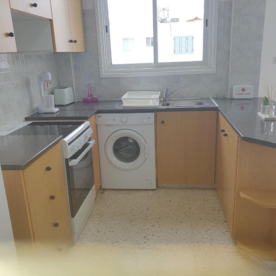G&E Harbour Apartments Латхі Екстер'єр фото