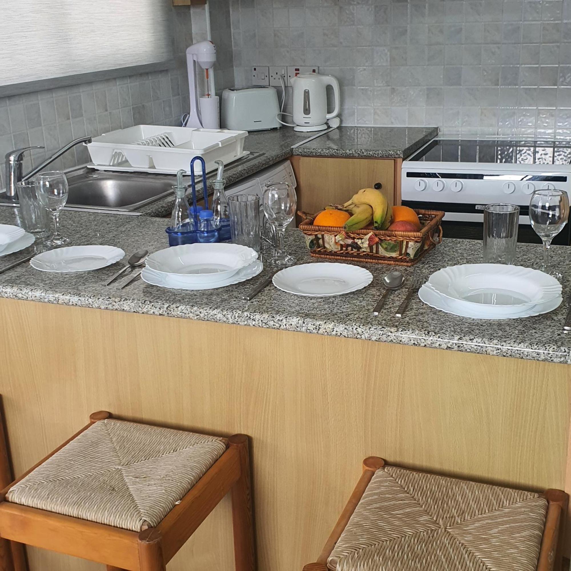 G&E Harbour Apartments Латхі Екстер'єр фото