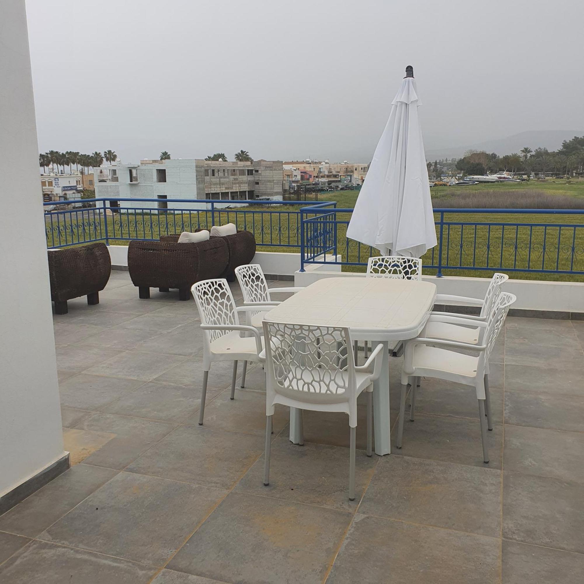 G&E Harbour Apartments Латхі Екстер'єр фото
