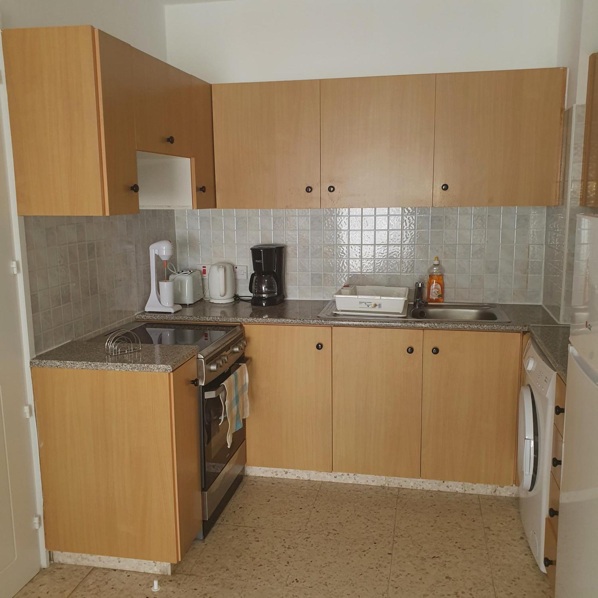 G&E Harbour Apartments Латхі Екстер'єр фото