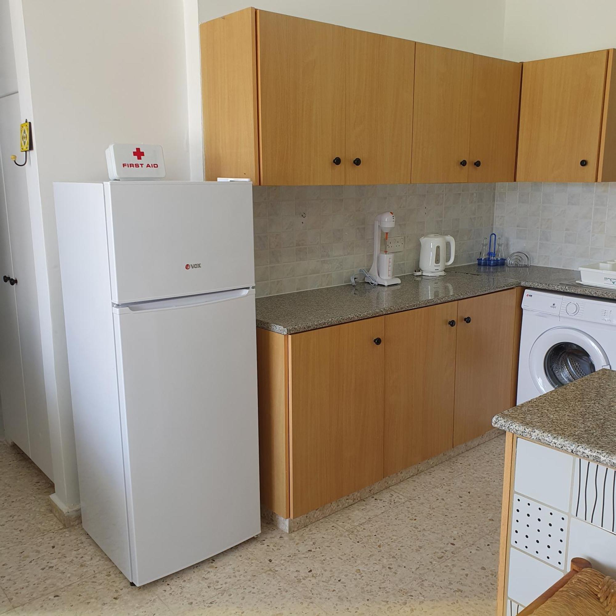 G&E Harbour Apartments Латхі Екстер'єр фото