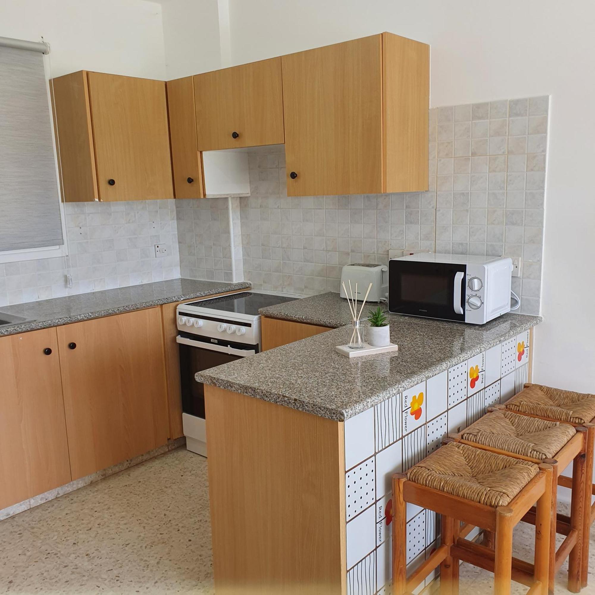G&E Harbour Apartments Латхі Екстер'єр фото