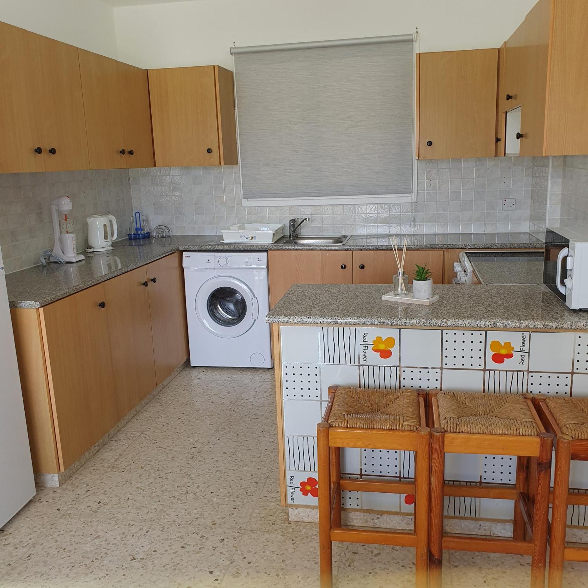 G&E Harbour Apartments Латхі Екстер'єр фото