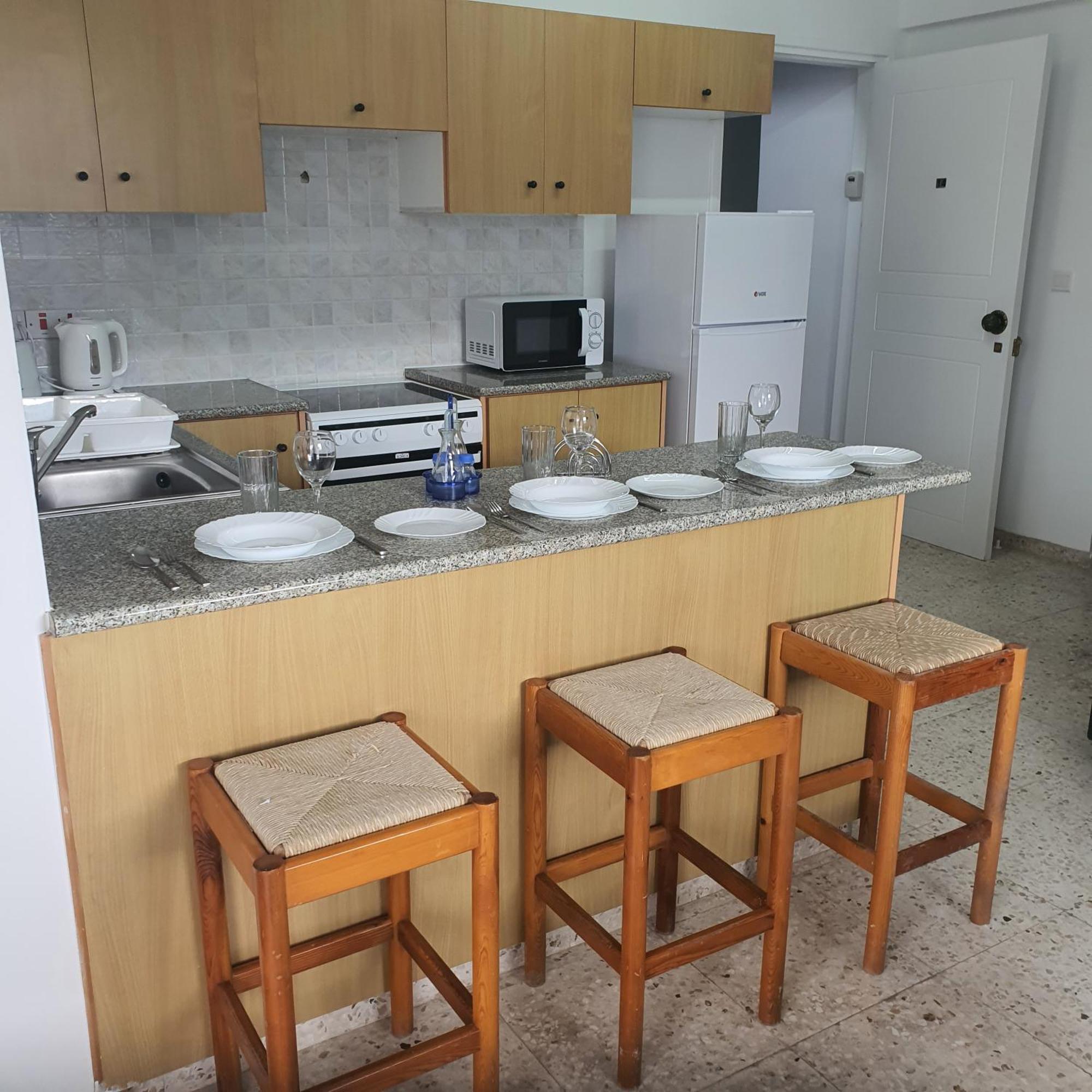 G&E Harbour Apartments Латхі Екстер'єр фото