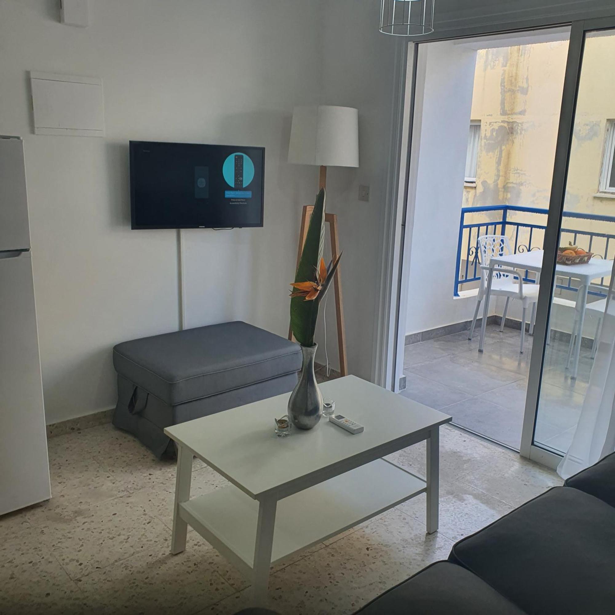 G&E Harbour Apartments Латхі Екстер'єр фото