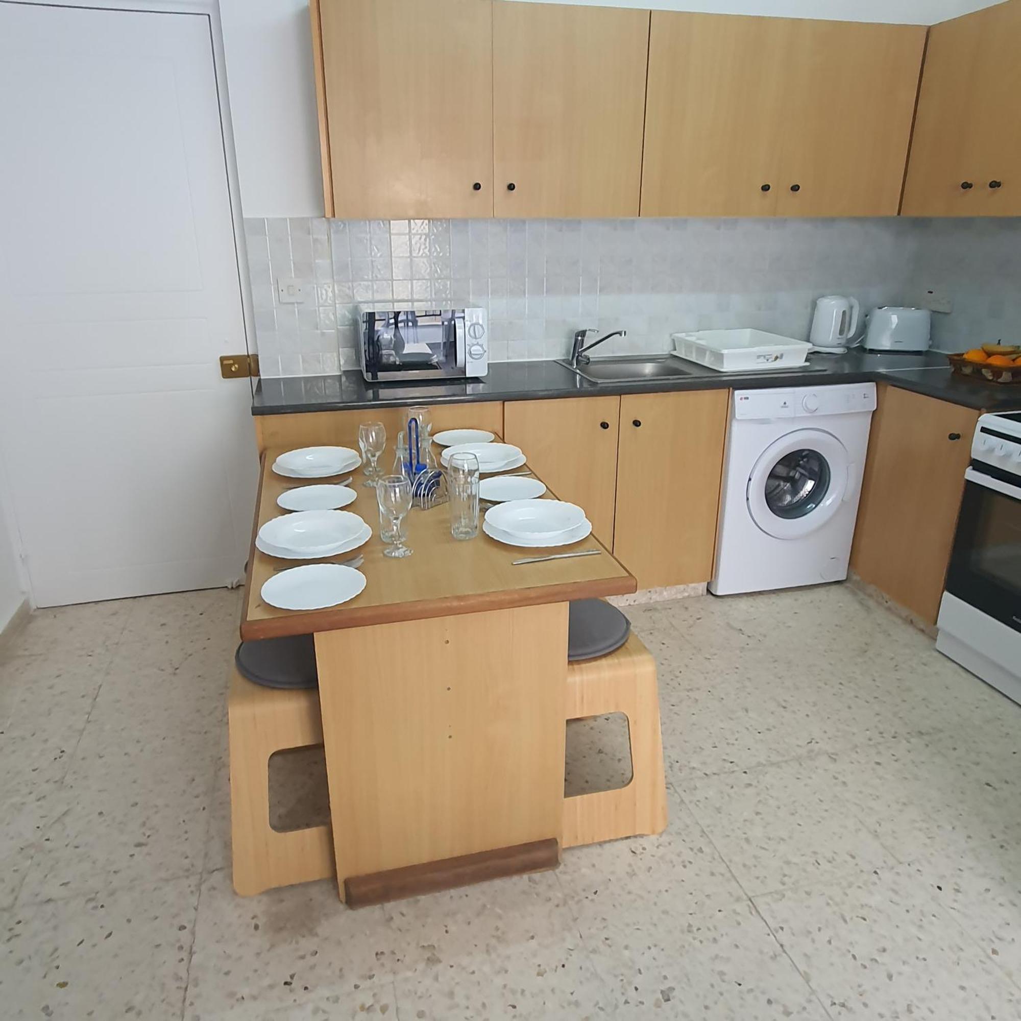 G&E Harbour Apartments Латхі Екстер'єр фото