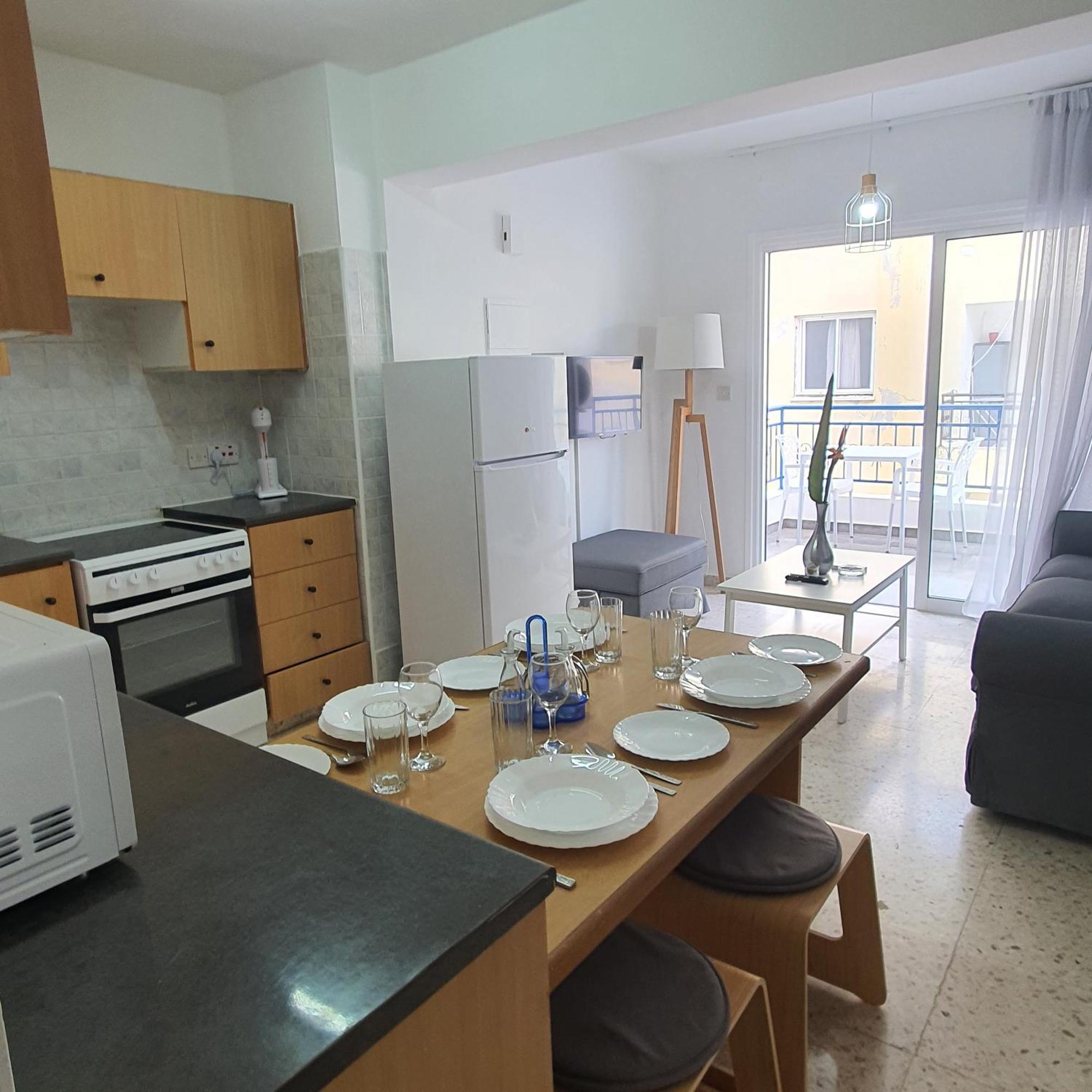 G&E Harbour Apartments Латхі Екстер'єр фото